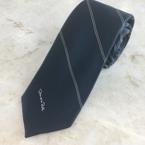 OSCAR DE LA RENTA TIE - Picture 8 of 14